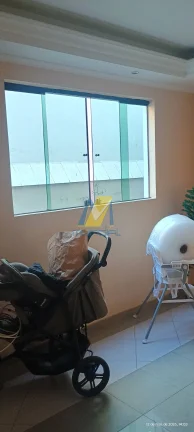 Imagem Casa Imponente com 2 Dormitórios, sacada ampla.