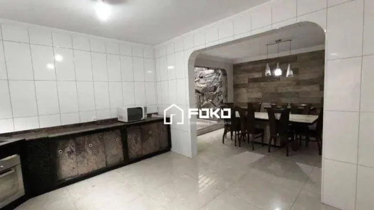 Imagem Sobrado com 4 dormitórios para alugar, 270 m² por R$ 6.300,00/mês - Jardim Bom Clima - Guarulhos/SP