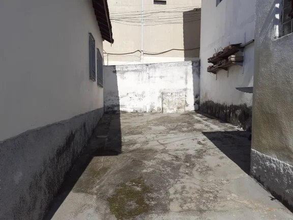 Imagem Casas térreas + armazém + terreno