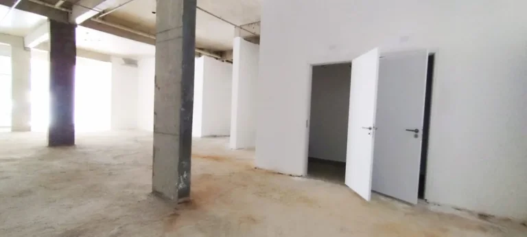 Imagem Loja Comercial 200M², 1ª Locação, 2 Banheiros, 3 Vagas, 450M metrô, Segurança 24h, Infraestrutura Completa, Pé direito Duplo, Fachada Ampla e Moderna.