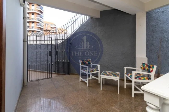 Imagem Casa à venda em São Paulo-SP, Alto de Pinheiros: 3 quartos, 1 suíte, 2 salas, 4 banheiros, 2 vagas, 162m². Confira!