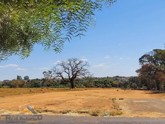 Imagem LOTE A PRESTAÇÃO NO JARDIM BROMÉLIAS