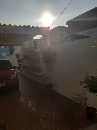 Imagem Casa Antiga 3 Dormitorios sendo 1 Suite Terreno de 10 x 40 Estuda Permuta