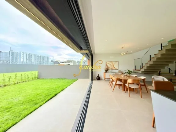 Imagem Sobrado com 04 suítes, 220m² mobiliado e decorado