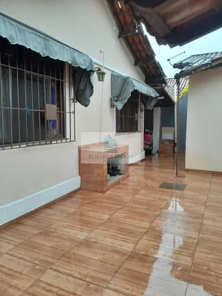 Imagem Imperdível Casa à Venda em Itaipu, Niterói-RJ: 2 Quartos, 1 Suíte, 1 Sala, 3 Banheiros, 5 Vagas e 90m² de Área!