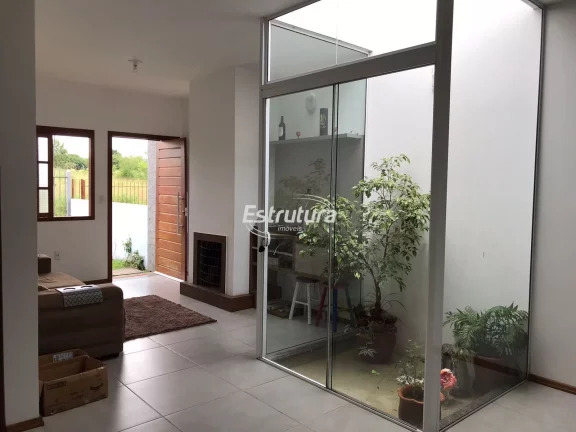 Imagem Casa semimobiliada com pátio amplo no bairro São José