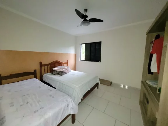 Imagem PITANGUEIRAS – NA QUADRA DA PRAIA, APARTAMENTO TOTALMENTE REFORMADO, LAZER NO PRÉDIO E 02 VAGAS DE GARAGEM.