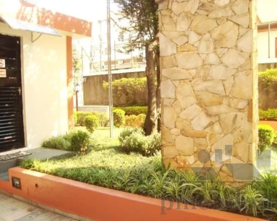 Imagem Excelente apartamento pronto para morar! Reformado, completo e mobiliado, com living para 02 ambient...