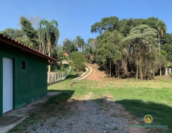 Imagem Chácara com lago e piscina 2 casas 2.700m2 de área a apenas 50km de SP