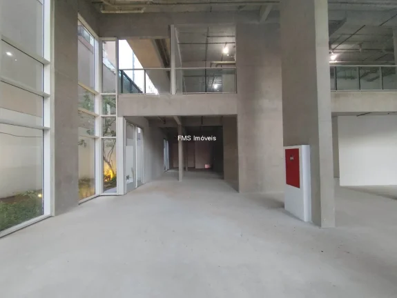 Imagem Loja com 700m2 em Pinheiros.