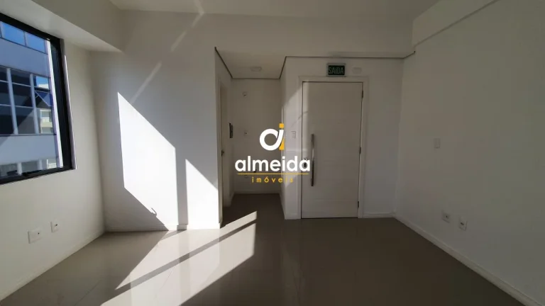 Imagem Sala Comercial 1 dormitórios à venda Nossa Senhora das Dores Santa Maria/RS