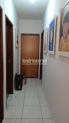 Imagem Casa à venda 3 Quartos, 2 Vagas, 200M², Jardim Neman Sahyun, Londrina - PR