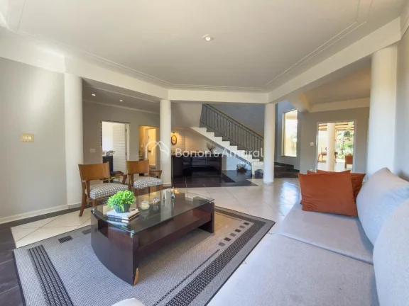 Imagem Casa Condomínio Estância Paraíso - Região Alphaville

Charmosa, construção sólida, 602 m² de...