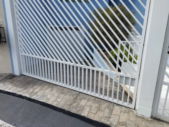 Imagem Sobrado com 188 metros quadrados de área construída, com sala para dois ambientes, sanca no teto, ...