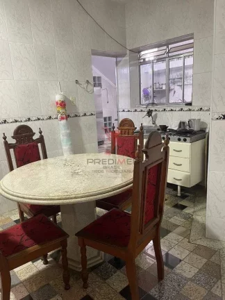 Imagem ...lt;br...gt;Linda casa localizada no Centro de Guaratinguet...aacute;, pr...oacute;xima a diversos...