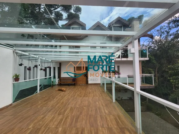Imagem Linda casa em Campos do Jordão! Estuda permuta por casa em Ubatuba