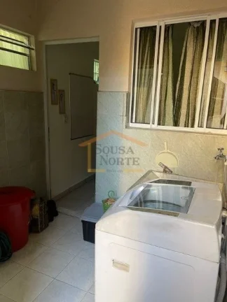 Imagem 1ª casa: 2 quartos, sala, cozinha, banheiro, lavanderia
1 vaga na garagem, 144m².

2ª casa: 2 qua...