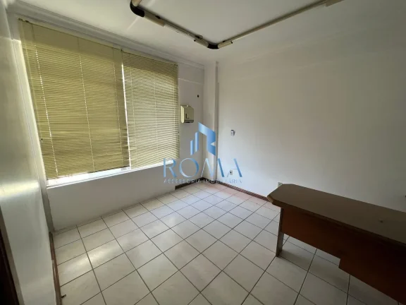 Imagem Sala Comercial 1 dormitórios à venda Nossa Senhora de Fátima Santa Maria/RS