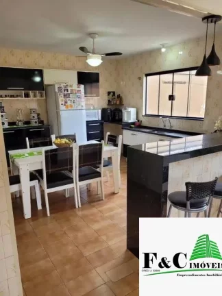 Imagem Casa para Venda em Iracemápolis, Centro, 3 dormitórios, 1 suíte, 1 banheiro
