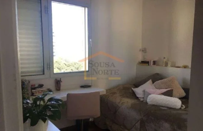 Imagem Cobertura duplex, 140m², possui 3 dormitórios, sendo 1 suíte, todos com pisos de madeira, proporc...