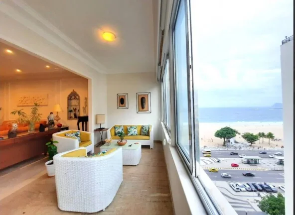 Apartamento todo reformado classe AA vista lateral mar e varanda