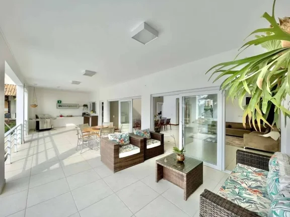 Imagem Cond Palos Verdes - 4 stes. Casa moderna impecável, piscina, gourmet!