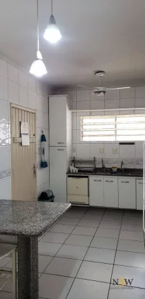 Imagem Casa térrea à venda no Alto de Pinheiros São Paulo SP com 3 dormitórios, 1 suíte, 4 vagas de garagem e 330m² na Rua Barajuba.