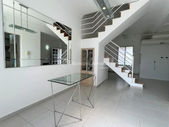 Imagem Casa muito bem distribuída em condomínio fechado, situada em uma das regiões mais valorizadas de ...