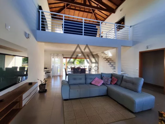 Imagem Casa Espaçosa com Piscina no Condomínio Jatobá – Cesário Lange/SP.