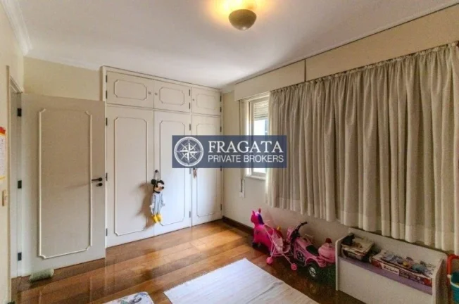 Imagem Cobertura Triplex Higienópolis - 337M², 4 Dorms, 1 Suíte, 3 Vagas, Armários, Despensa, Lavabo.