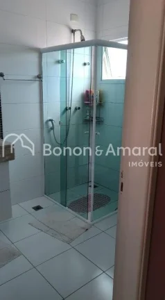 Imagem Esta é uma oportunidade única de adquirir uma casa elegante no renomado condomínio Portal do Jequ...