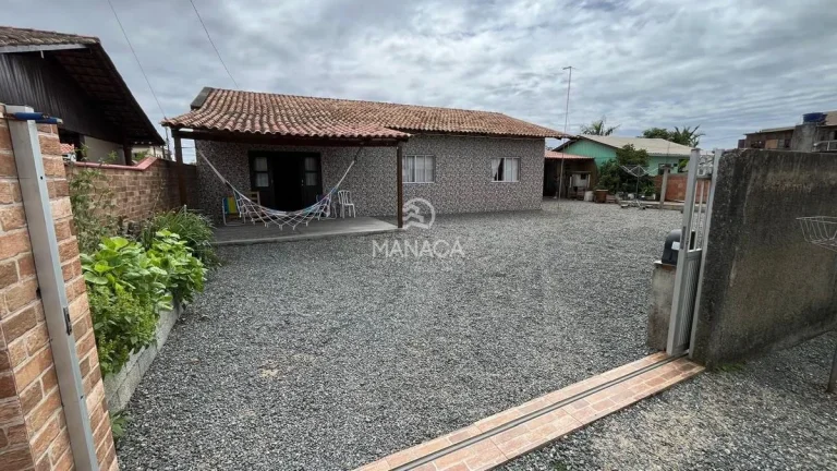 Imagem Casa Ampla à Venda entre Barra Velha e Balneário Piçarras – SC