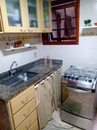 Imagem Casa Duplex à Venda c/ 2 Suítes c/ 80 m² Peró