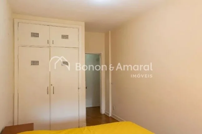 Imagem Apartamento em excelente localizaÃ§Ã£o, com ambientes amplos e acabamentos renovados. O living espaÃ...