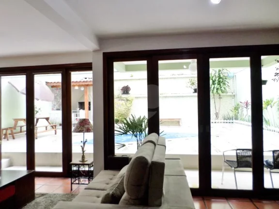 Imagem Casa à venda com 4 quartos, sendo 2 suítes, em Morumbi, São Paulo - SP