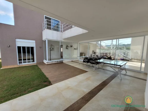 Imagem Casa moderna com 3 suítes, piscina, planejados na casa toda, em condomínio