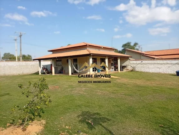 Imagem Chácara com 2 dormitórios à venda, 1182 m² por R$ 400.000,00 - Bairro dos Mirandas - Tatuí/SP