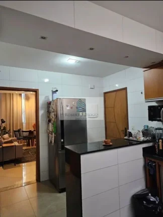 Imagem Imperdível! Apartamento à venda em Icaraí, Niterói-RJ: 3 quartos, 1 suíte, 2 banheiros e 1 vaga de garagem.