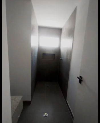 Imagem Apartamento reformado com 3 quartos e área de lazer no Condomínio Francisco Oliveira - Confira!