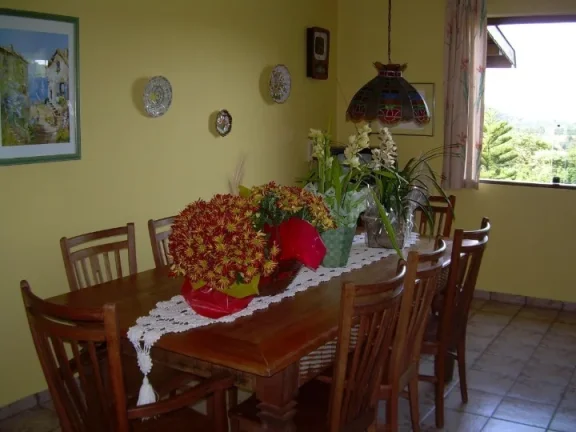 Imagem Chácara em Jundiaí, junto a serra do Japi, com piscina, poço artesiano e extensa área de mata nativa.