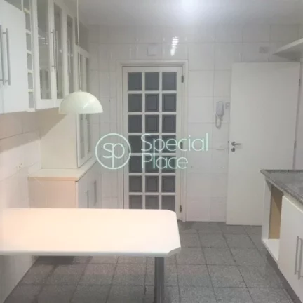 Imagem Apartamento com 180m² a venda no Itaim Bibi com ambientes amplos e claros. Living para dois ambient...