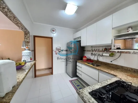 Imagem Apartamento com 3 dormitórios, varanda gourmet e 2 vagas de garagens a venda na Barra da Lagoa - Ubatuba.