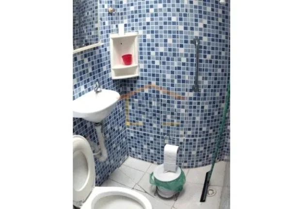 Imagem Sobrado espaçoso em condomínio fechado, com 134 m² de área útil, distribuídos em 4 dormitório...