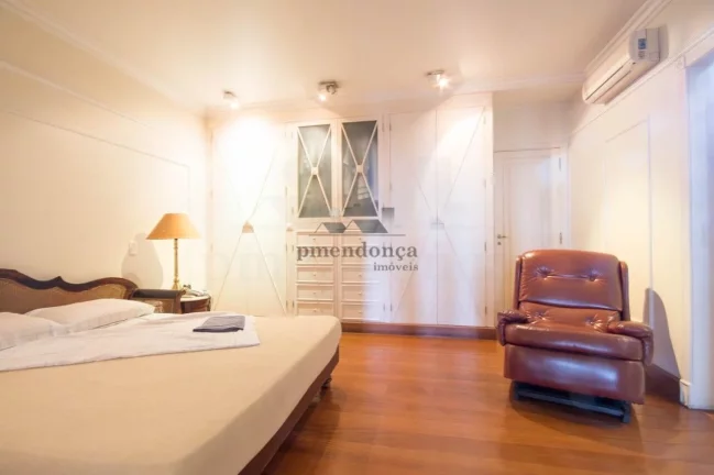 Imagem Apartamento Alto de Pinheiros, alto padrão com rua fechada e cancela, apartamento esta original e m...