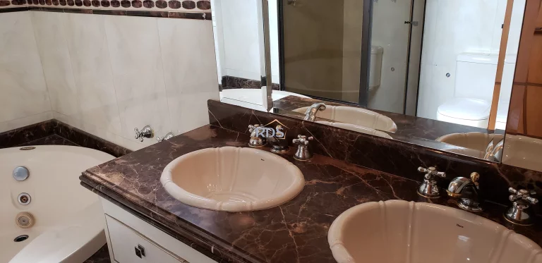 Imagem Vende um espaço e confortável apartamento de 160m² na Vila suzana.