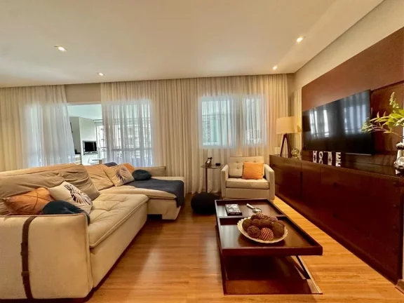 Imagem ASTÚRIAS - ALTO PADRÃO NA SEGUNDA QUADRA DA PRAIA, MARAVILHOSO APARTAMENTO COM 134 M² ÚTEIS, MAGNÍFICA ÁREA DE LAZER, 01 VAGAS DE GARAGEM NO PRÉDIO.