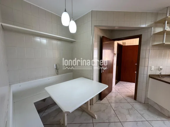 Imagem Amplo apartamento no Edifício Marques de Caravelas com 3 quartos, 2 sacadas, suíte e excelente localização por valor de oportunidade