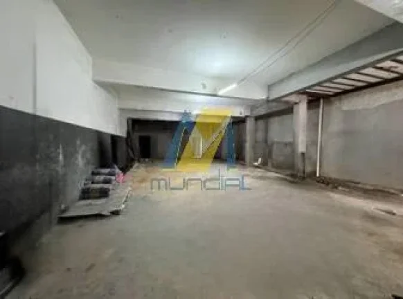 Imagem Galpão Industrial com 600m², Trifásico e Acesso para Caminhão