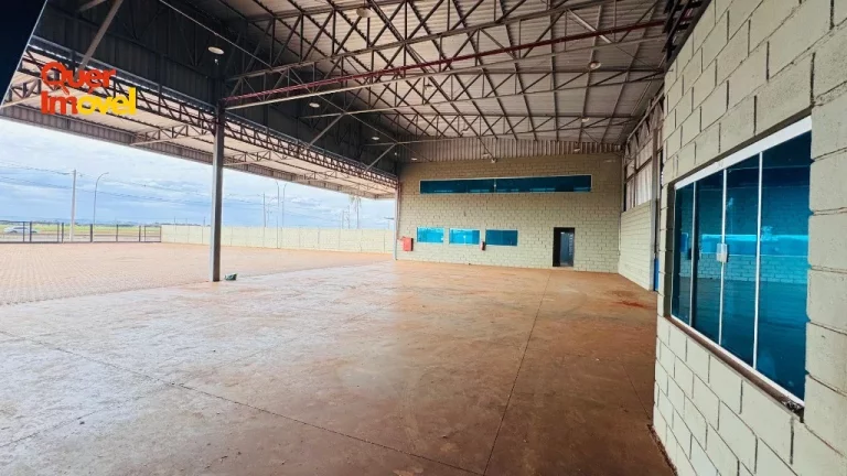 Imagem Galpão comercial para locação em Ribeirão Preto-SP, bairro Santa Iria: 2 salas, 4 banheiros, 14 vagas de garagem, 2.000 m²