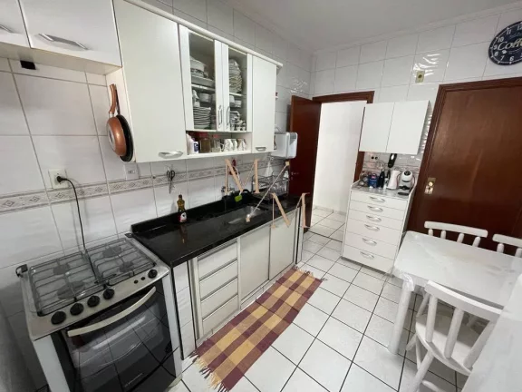 Imagem Apartamento amplo com 3 dormitórios no Campo Grande
